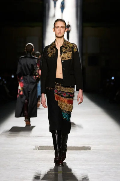 Look 56